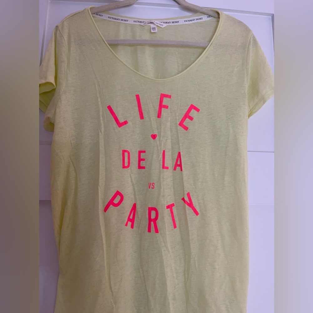 Victoria’s Secret oversized t-shirt - Picture 3 of 4